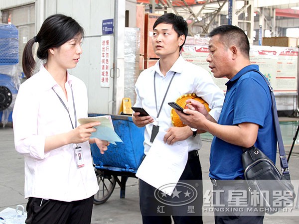 紅星人員為用戶(hù)選型指導(dǎo)現(xiàn)場(chǎng) 紅星人員為用戶(hù)選型指導(dǎo)現(xiàn)場(chǎng)