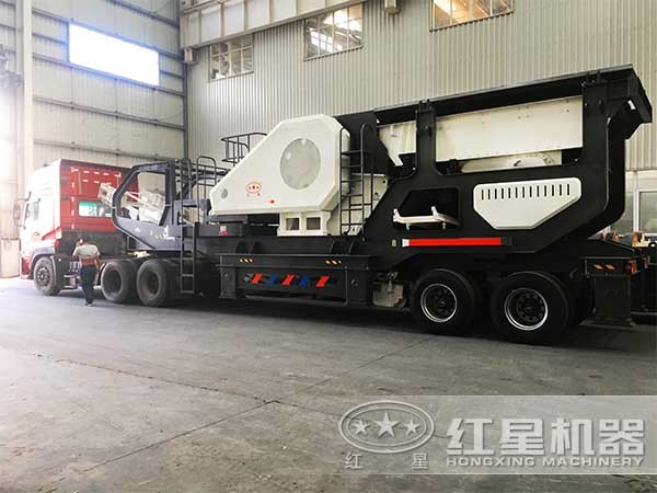 移動汽車載式打石子機整張待發(fā) 移動汽車載式打石子機整張待發(fā)