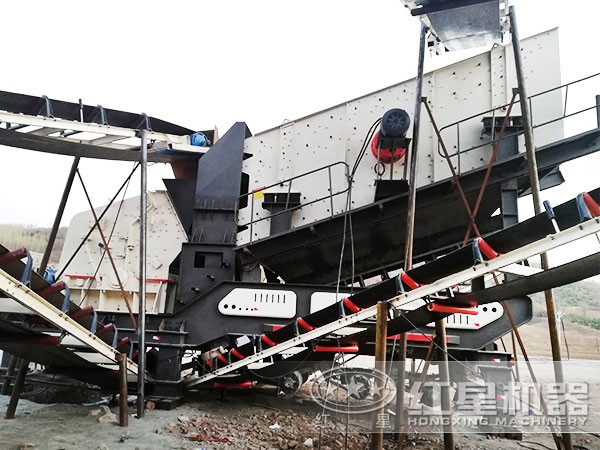 300t/h車(chē)載移動(dòng)破碎機(jī)_破石機(jī)施工現(xiàn)場(chǎng) 300t/h車(chē)載移動(dòng)破碎機(jī)_破石機(jī)施工現(xiàn)場(chǎng)