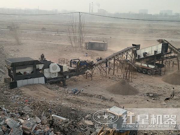 每小時300噸車載移動粉碎機處理建筑垃圾 每小時300噸車載移動粉碎機處理建筑垃圾