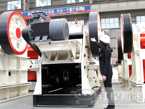 顎式破碎機結構細節(jié)展示 顎式破碎機結構細節(jié)展示