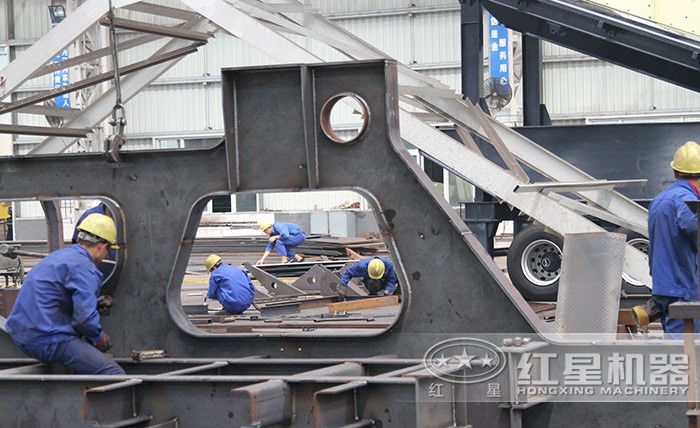 移動圓錐破碎站車間 移動圓錐破碎站車間