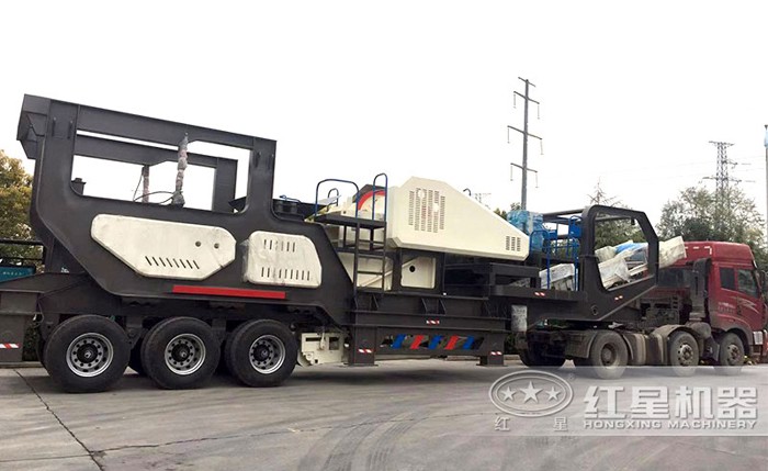 輪胎移動(dòng)破碎機(jī)_流動(dòng)破碎機(jī)開往施工現(xiàn)場 輪胎移動(dòng)破碎機(jī)_流動(dòng)破碎機(jī)開往施工現(xiàn)場