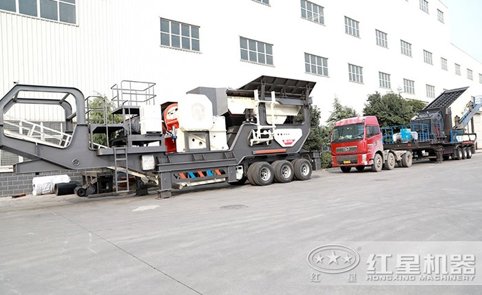 搭載顎式破碎機(jī)、反擊式破碎機(jī)