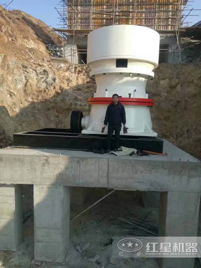 大型石料場——配大型號單缸圓錐破 大型石料場——配大型號單缸圓錐破