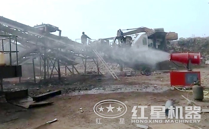 石灰石移動打沙機噴淋裝置作業(yè)現(xiàn)場