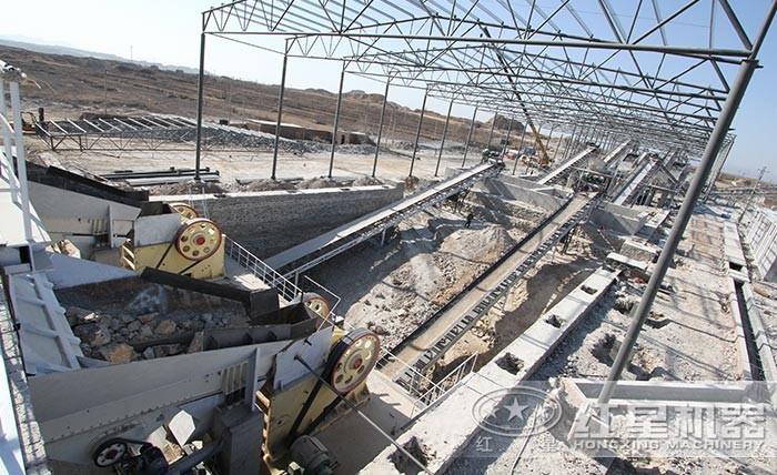 大型石料生產(chǎn)線現(xiàn)場(chǎng) 大型石料生產(chǎn)線現(xiàn)場(chǎng)