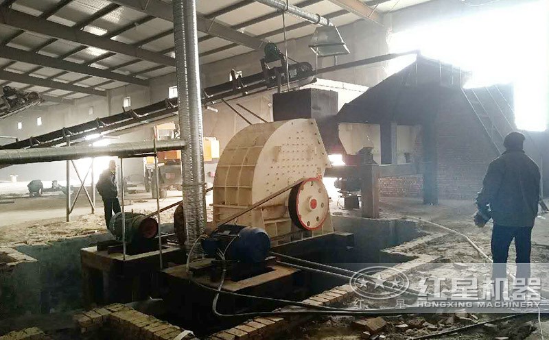 重型石料破碎機(jī)現(xiàn)場(chǎng)，紅星直銷更便宜