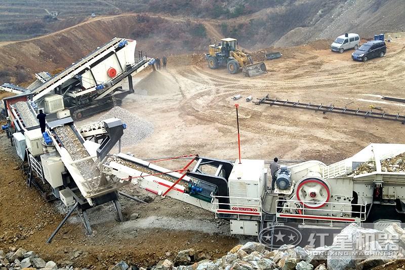 履帶移動(dòng)石子沙石機(jī)，三機(jī)聯(lián)合，破碎