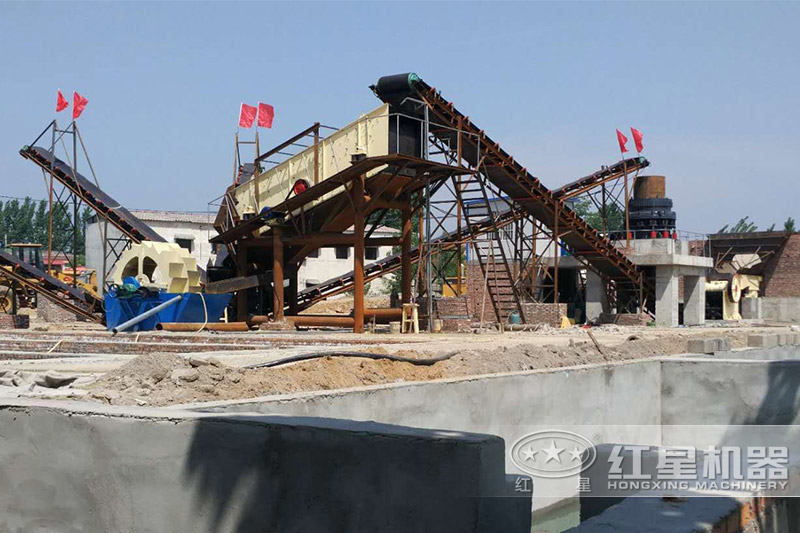 鵝卵石制砂、洗砂現(xiàn)場