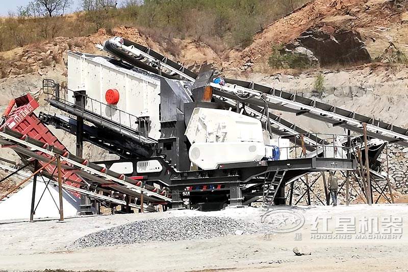 移動(dòng)打石機(jī)作業(yè)現(xiàn)場(chǎng) 移動(dòng)打石機(jī)作業(yè)現(xiàn)場(chǎng)