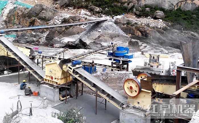 機制砂加工設備現(xiàn)場
