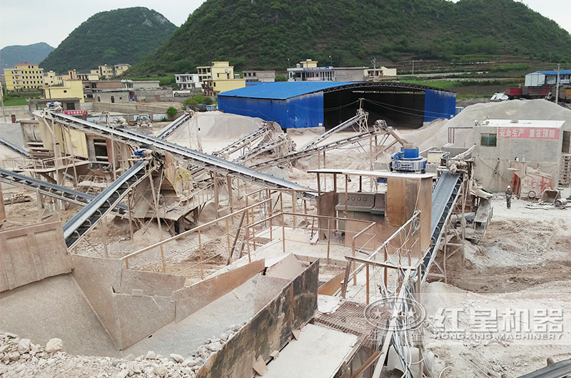 機(jī)制砂生產(chǎn)線現(xiàn)場(chǎng)