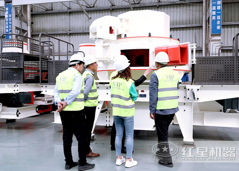 用戶在石頭制砂機車間，上午參觀下午下單