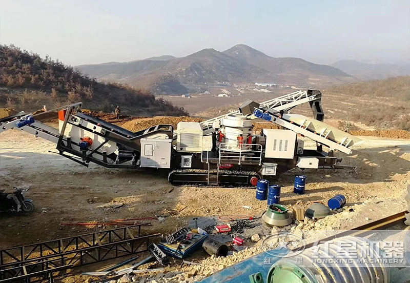 履帶式動力系統(tǒng)更強(qiáng)，穿山越嶺穩(wěn)如泰山