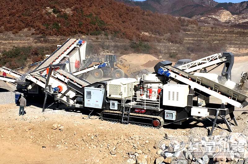 小型移動(dòng)制砂機(jī)多機(jī)作業(yè)現(xiàn)場(chǎng) 小型移動(dòng)制砂機(jī)多機(jī)作業(yè)現(xiàn)場(chǎng)