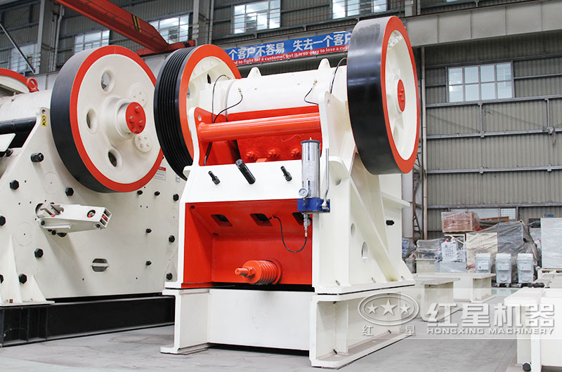 鄂式破碎機(jī)，產(chǎn)量1-2200t/h，耐磨抗沖擊