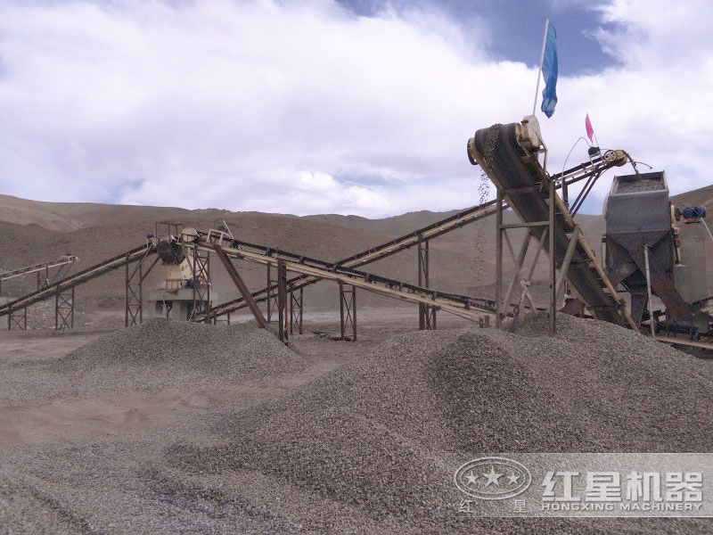 紅星機(jī)器1214反擊破處理石料現(xiàn)場(chǎng)