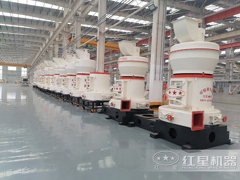 大型雷蒙磨粉機(jī)廠家車(chē)間實(shí)拍